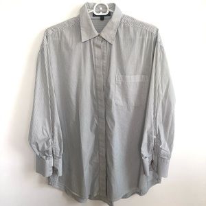 BCBG WHITE AND BLACK STRIPED BLOUSE SIZE M